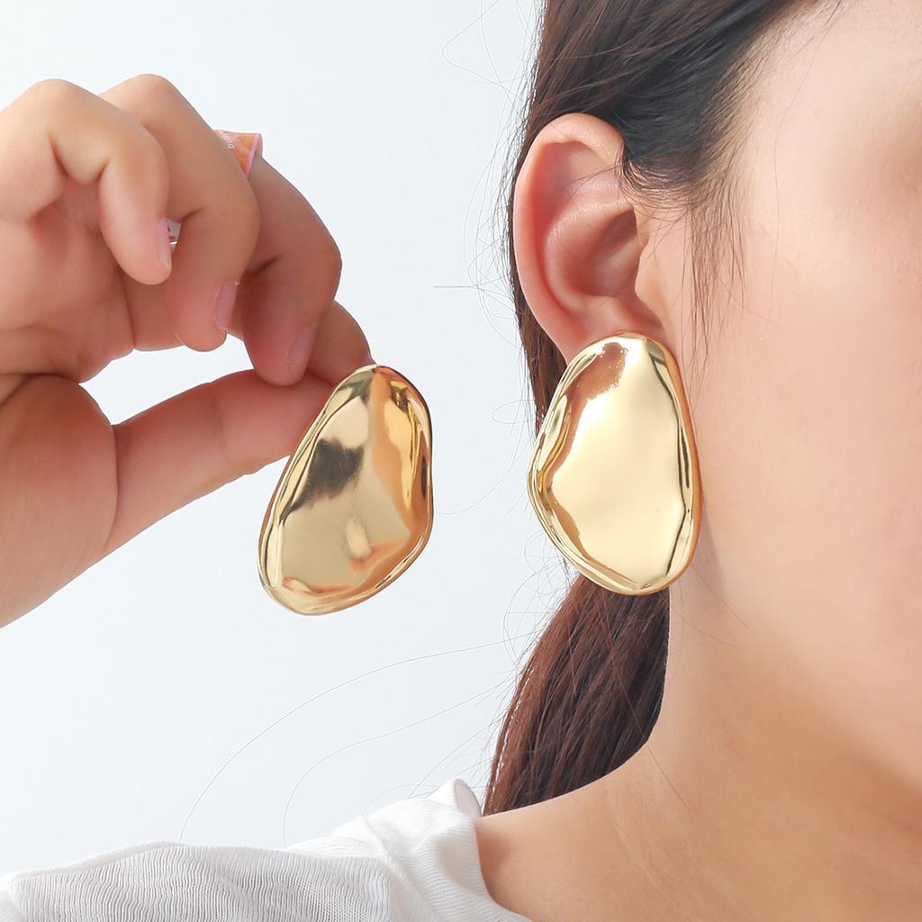 Exaggerated Big-name Alloy Geometric Earrings Women's Simple Fashion Light Luxury High-end INS Earrings