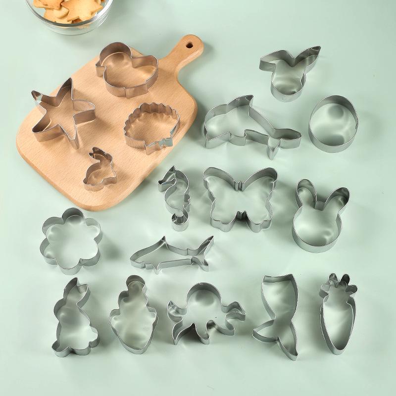 17-Piece Stainless Steel Cookie Cutters: Easter & Ocean Cartoon Series