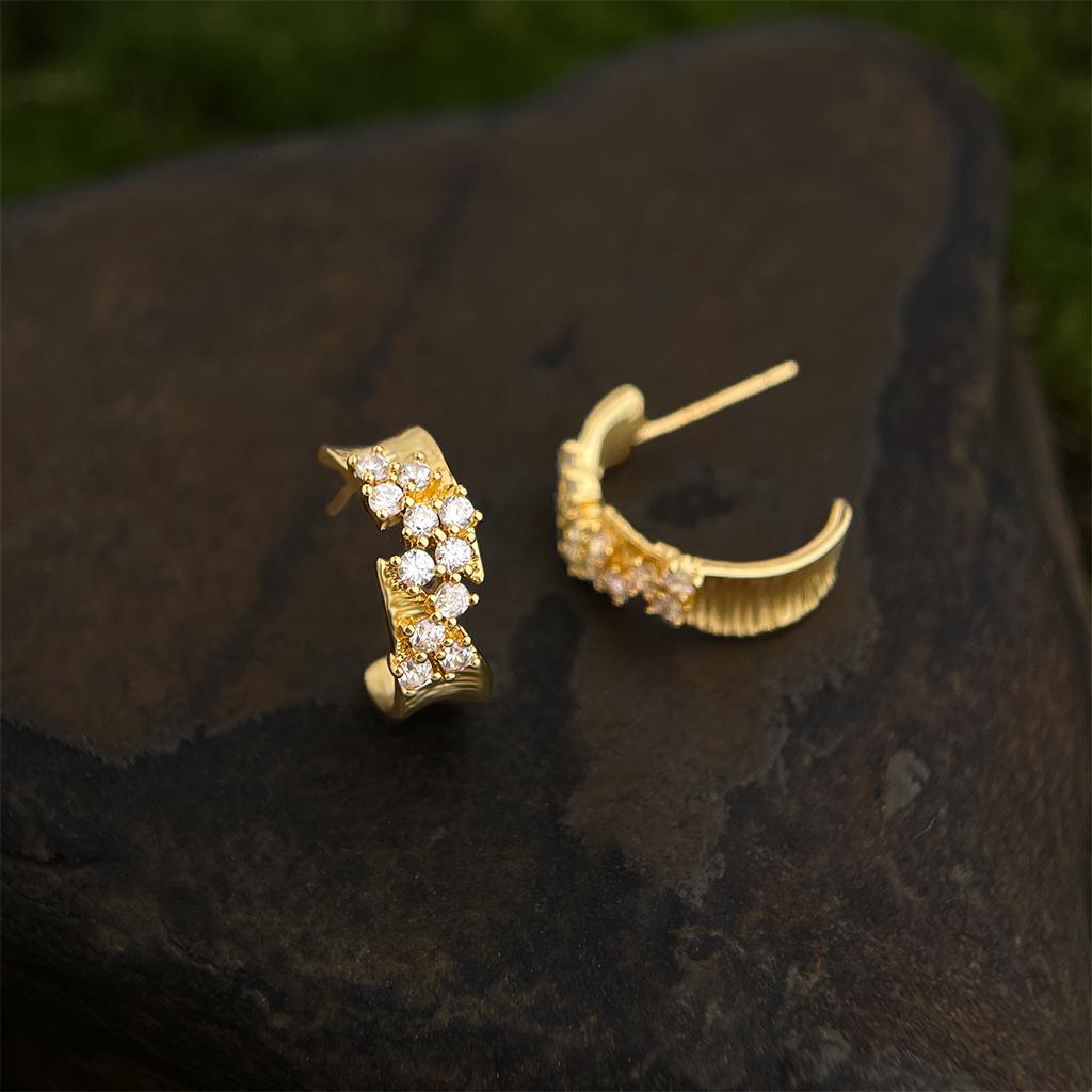 18k Gold-Plated Geometric Textured Zircon C-shaped Earrings - Elegant High-End Design for Women