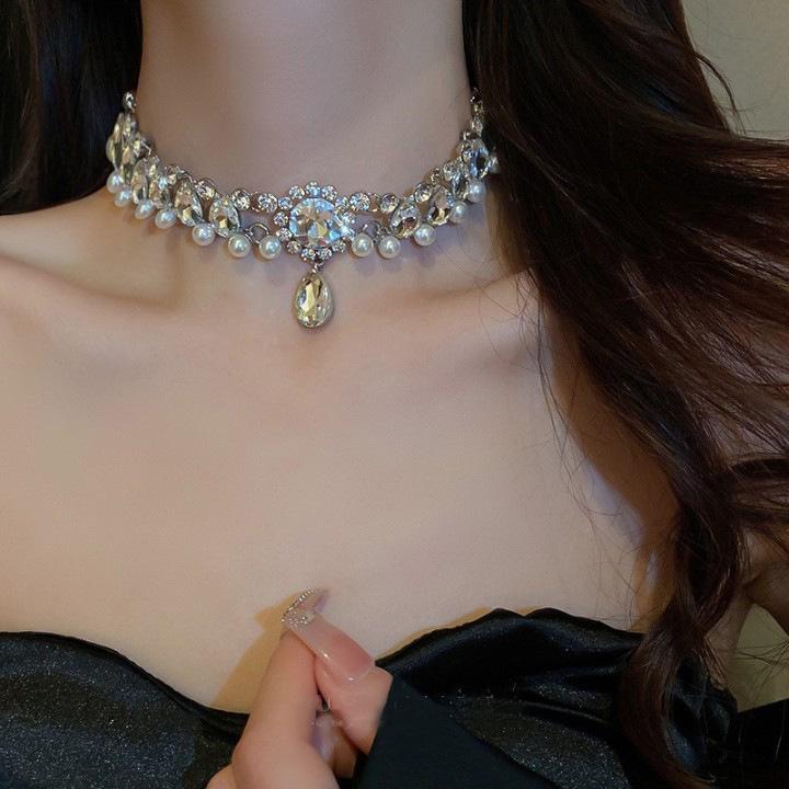 Collar de Diamantes Ovalados de Lágrima Europeos y Americanos, Moda de Alta Gama Estilo Frío, Diseño Nicho para Mujer.