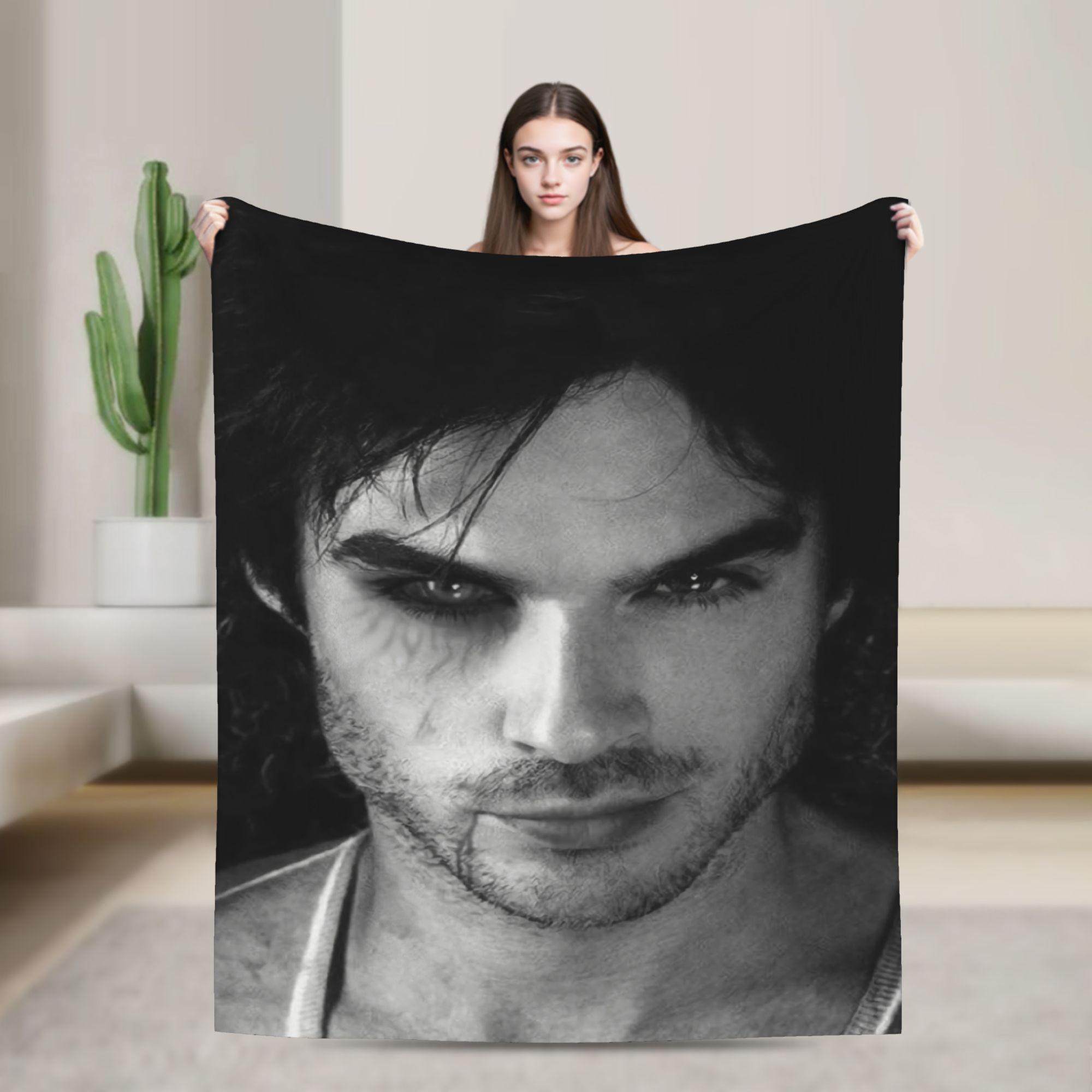 

The Vampire Diaries Damon Salvatore serie de TV mantas suaves y cálidas manta de felpa colcha de franela para dormitorio funda para sofá cama 75cmx90cm