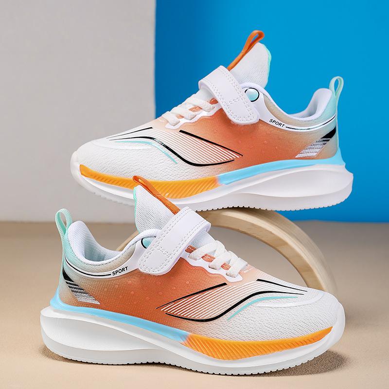 Spring and summer 2025 new mesh breathable boys' running shoes medium and large children's lightweight and versatile children's casual sports shoes