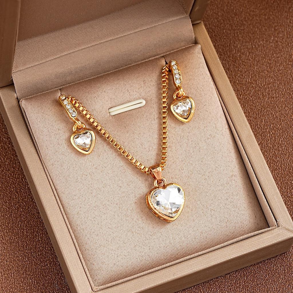 Fashion Heart Pendant Earrings Necklace Set