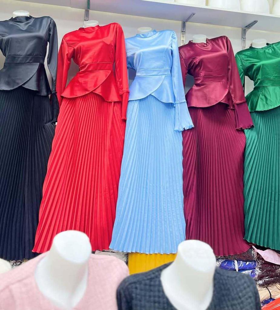 2025 Autumn/Winter European & American Elegant Tie-Up Top & Ruffled Skirt Women's Set