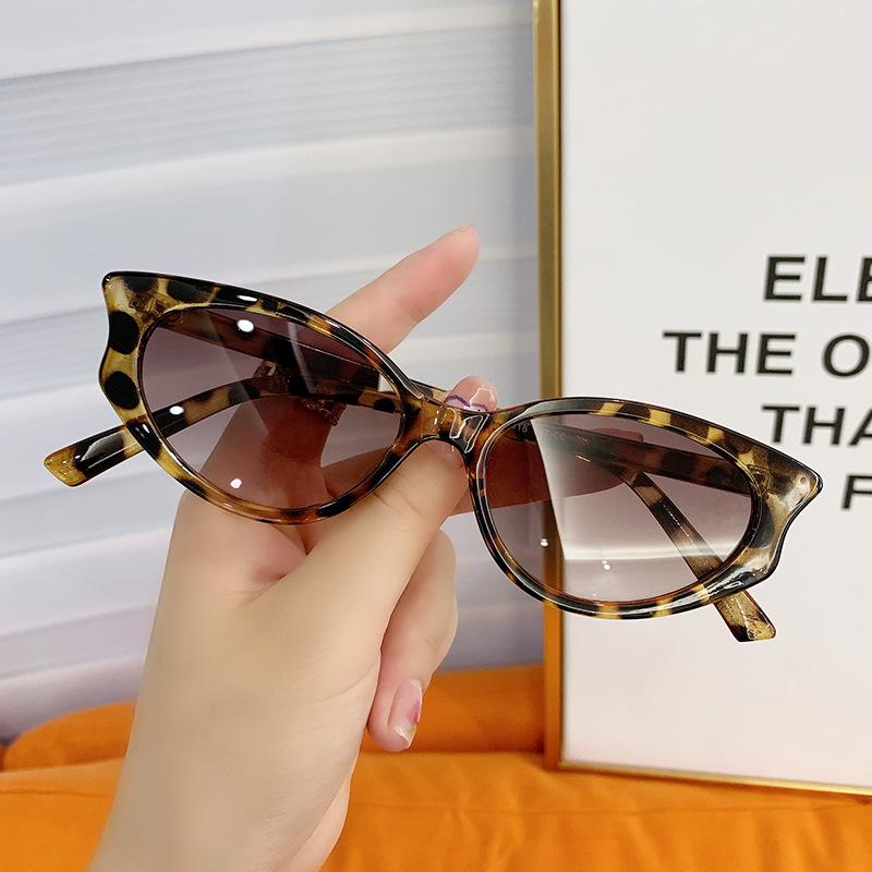 New Fashion Cat Eye Sunglasses For Men Women Trendy Brand Design Street Photography Sun Glasses Outdoor Sunscreen Shades UV400