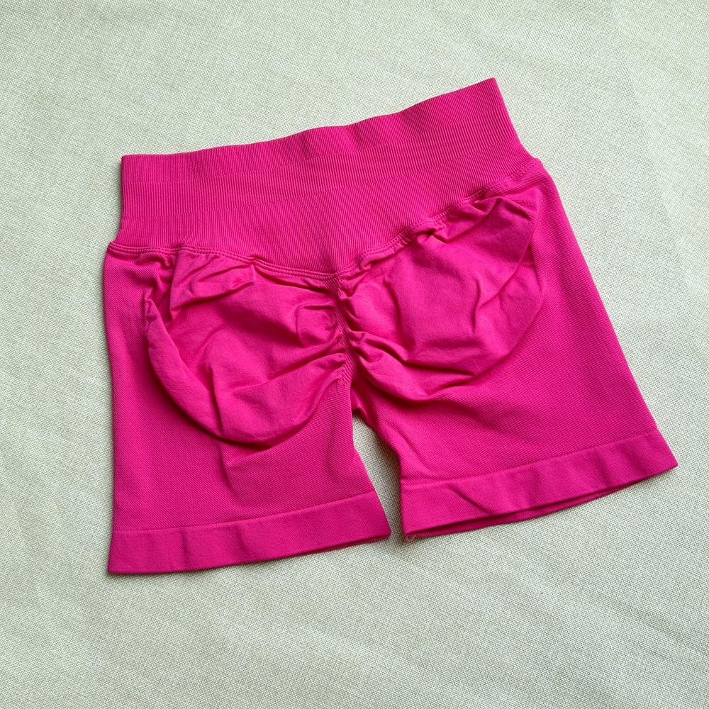 DFYNE Candy Color Raffung Nahtlose Yoga-Shorts - Dreiteiliger Bund, Enge Passform
