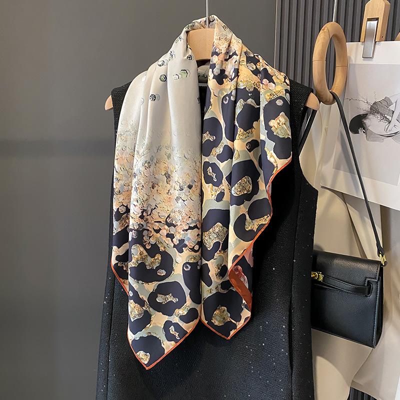 Retro Printed Scarf Scarf New Style Spring and Autumn Summer Exterior Shawl Travel Sun Protection Multi-public Scarf for Women Fashion