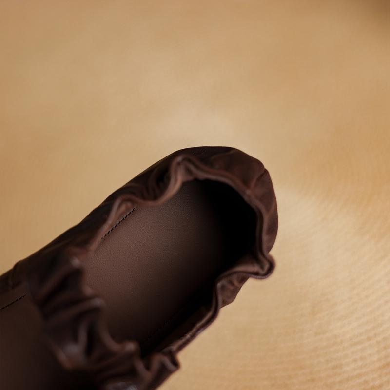 Fashion Women's new leather sheepskin round head buckle, soft and comfortable, pleated low heel retro Mary Jane single shoe