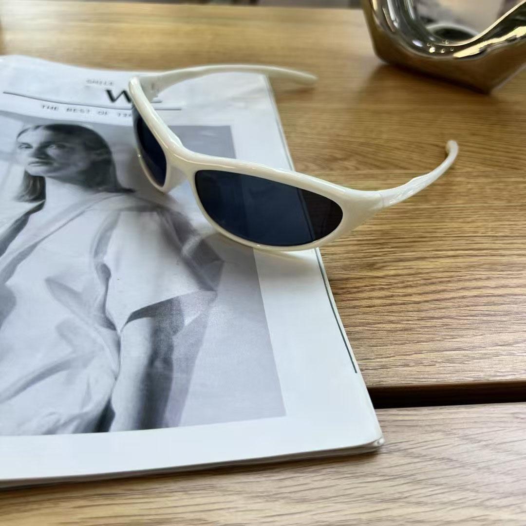 

Punk Stylish Outdoor Sunglasses High Quality Bicycling Fishing Men Sun Glass European American Woman Sunglasses