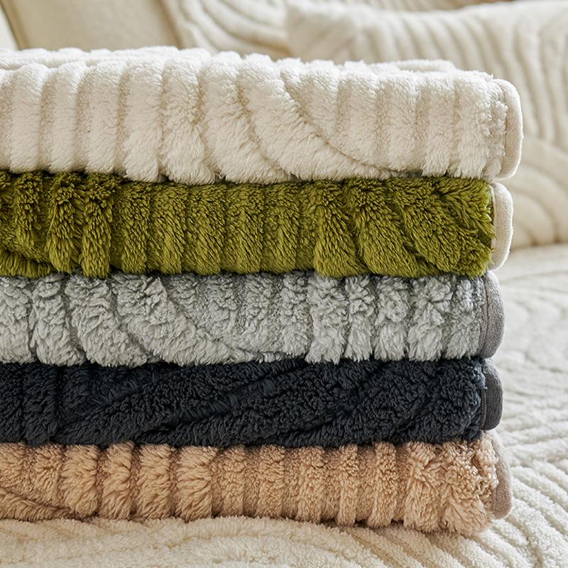 2025 New Plush Shu Cotton Velvet Sofa Cushion: Thickened, Non-Slip Cover for Autumn and Winter