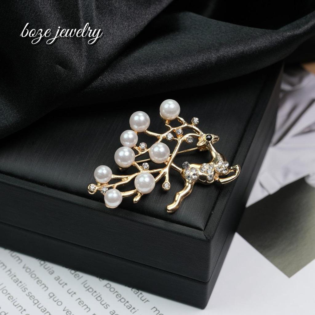 Deer Brooch Rhinestone Scarf Pin - Elegant Crystal Corsage with Pearl Accent