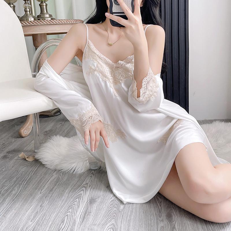 

Женский халат из ледяного шелка Pure Desire 2025 с кружевной отделкой и бретелями-спагетти, однотонный, простой, домашняя одежда с подкладкой на груди M белый