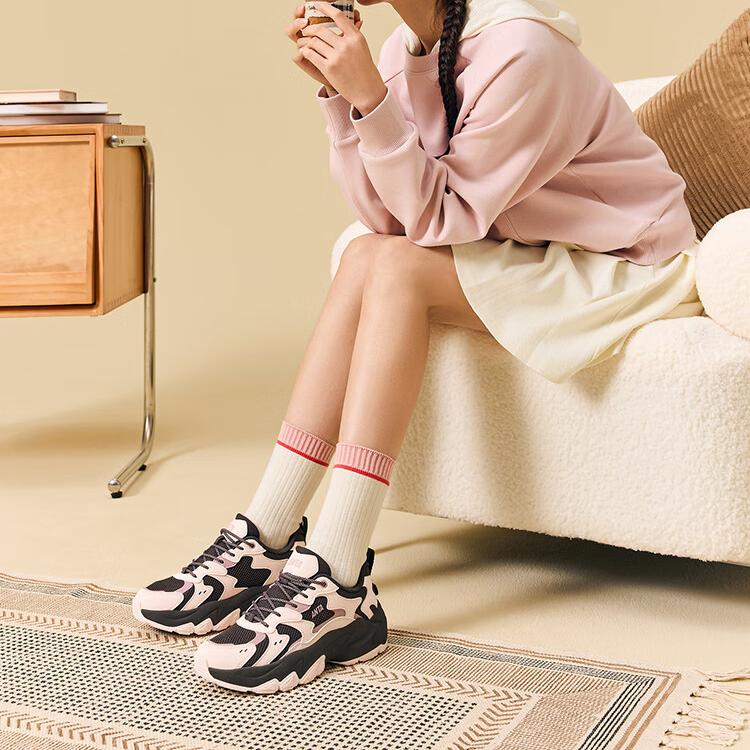 Anta Star Sea 2.0 Minimalistische Mode Stoßdämpfend Rutschfest Atmungsaktiv Low-Top Dad Shoes Damen Sneaker Braun Rosa Weiß 922538839-4