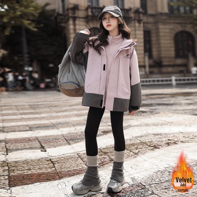 Girls' Fleece-Lined 3-in-1 Detachable Windbreaker Jacket, 2024 Autumn/Winter Style, Big Child Outdoor Thickened Coat.