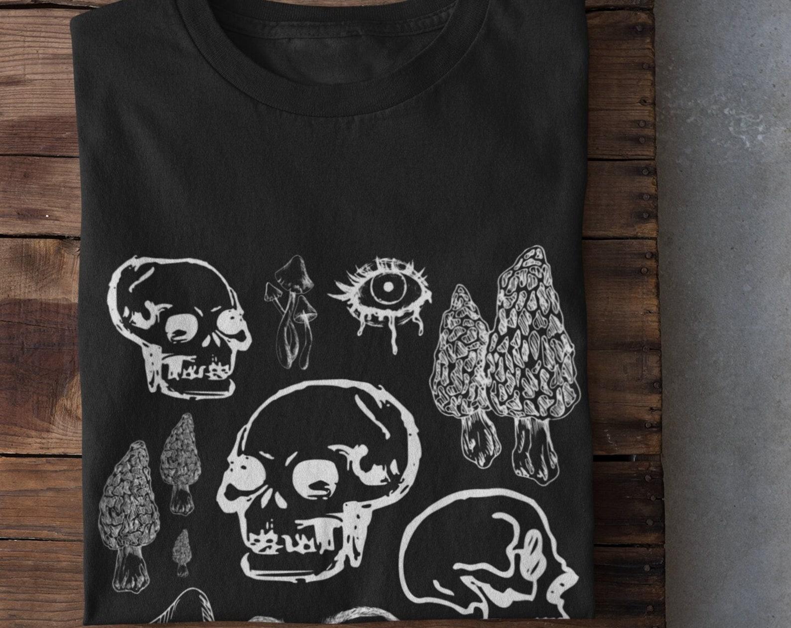 Grunge Clothing,Alt Clothing,Mall Goth,Trad Goth,Soft Goth,Pastel Goth,Goth Shirt,Dark Academia,Dark Cottagecore,Skulls T-shirt,Mushrooms 2XL