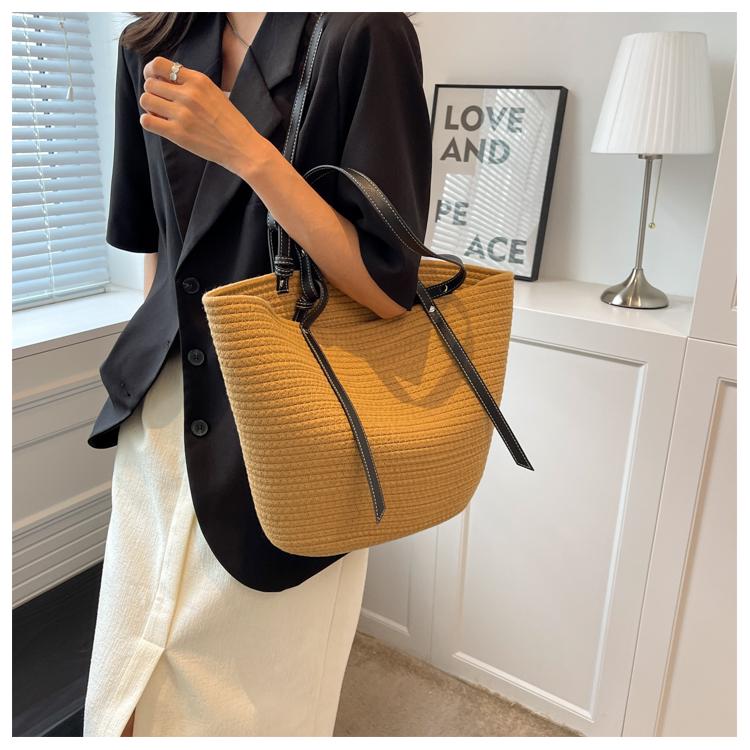 Women's Large Capacity Straw Woven Shoulder Tote Bag - Summer 2025 New Style