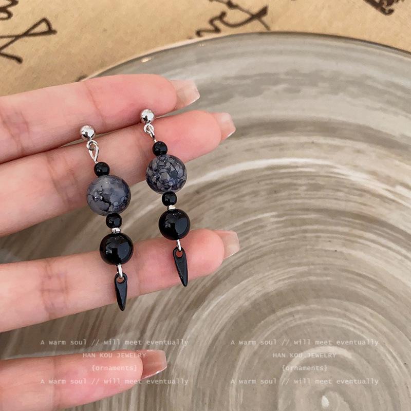 Vintage-style long tassel earrings for women, light luxury with a high-end feel, niche temperament, new Chinese-style earrings