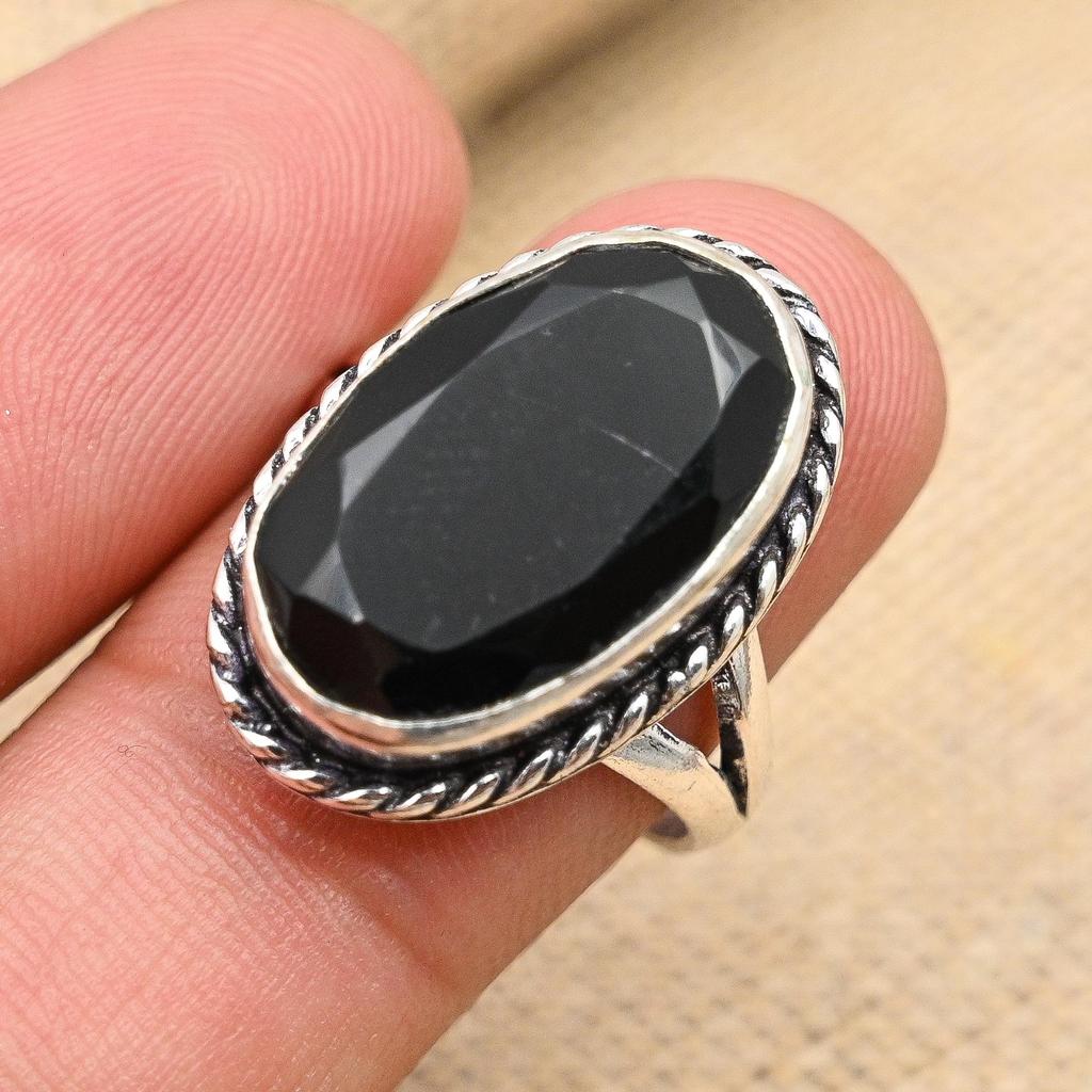 Svart Spinell Ädelsten Handgjord Massiv 925 Sterlingsilver Ring Smycke