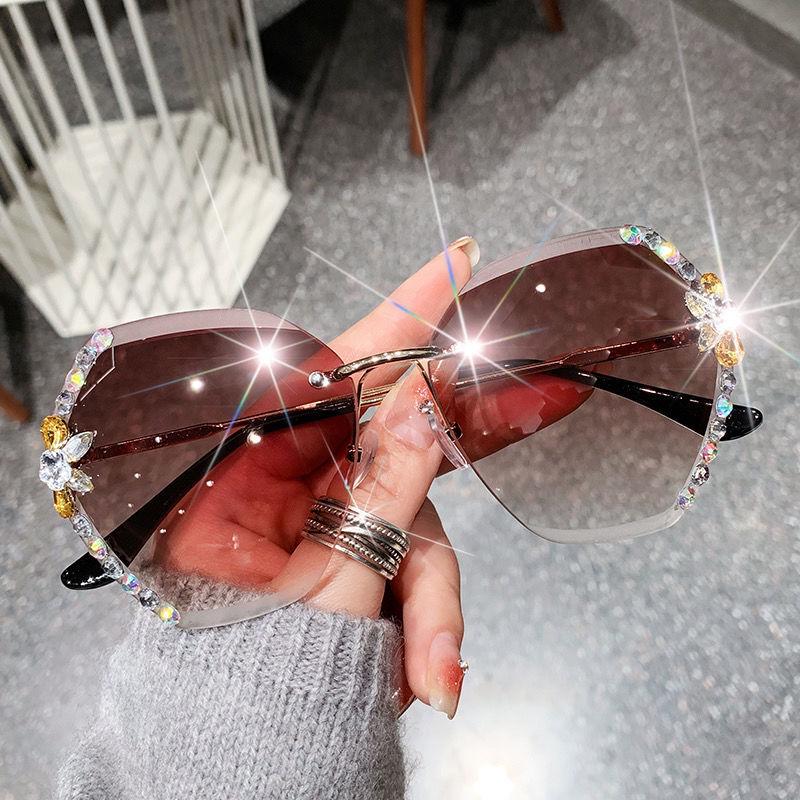 Trendy Frameless Temperament Sunglasses for Women – Slim, Big-Face Friendly, UV Protection