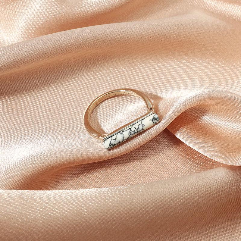 European Style Synthetic Turquoise Retro Ring for Women – Simple Niche Design for Daily Wear