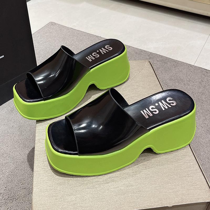 Thick-soled slippers for women's summer wear 2025 new muffin casual one-word slippers square head fashion color matching cool slippers for women