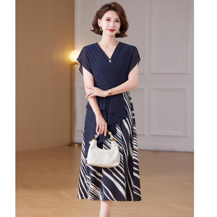 Sommer-Midikleid im chinesischen Stil für junge Mütter – Kurzärmlig, locker, Fake-Zweiteiler-Design für Frauen mittleren Alters