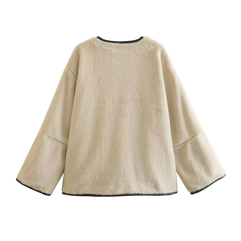 Женская утепленная плюшевая куртка из ягненка — фото 10