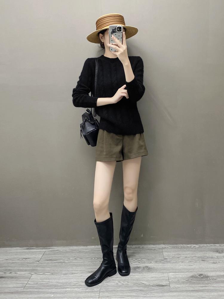 Women's Retro Cashmere Cable Knit Sweater - Round Neck, Loose Fit, Warm & Versatile for Autumn/Winter