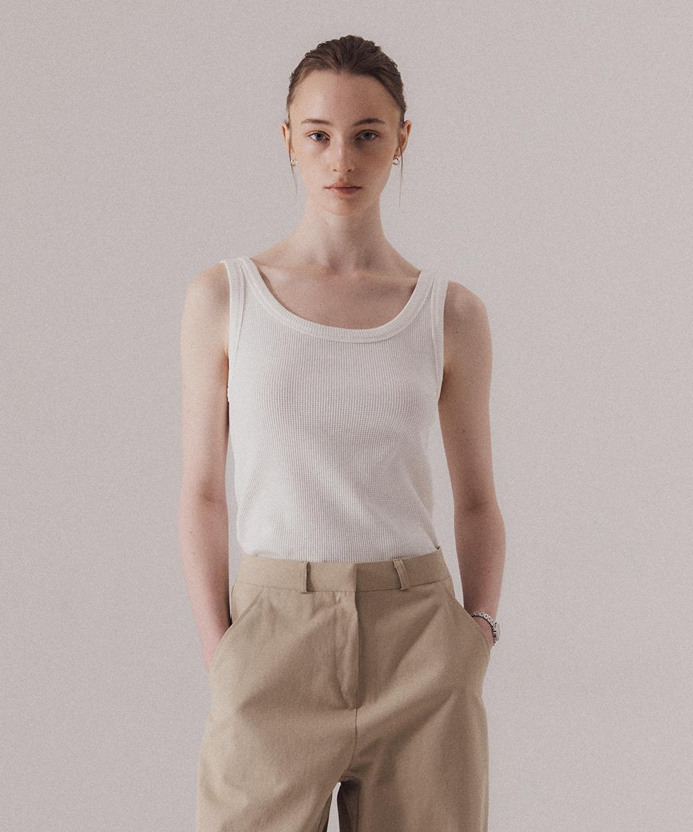 Sillen Classy Scoop Neck Sleeveless (White) White/Free