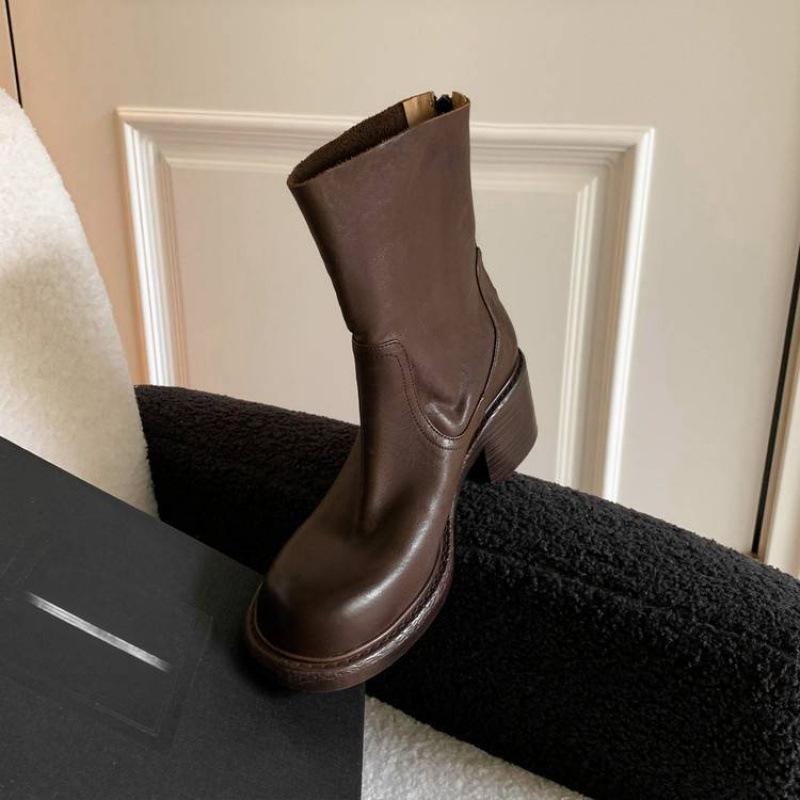 Autumn and winter women's leather boots versatile large size women's boots medium heel round head leather Martin boots new cowhide medium boots women