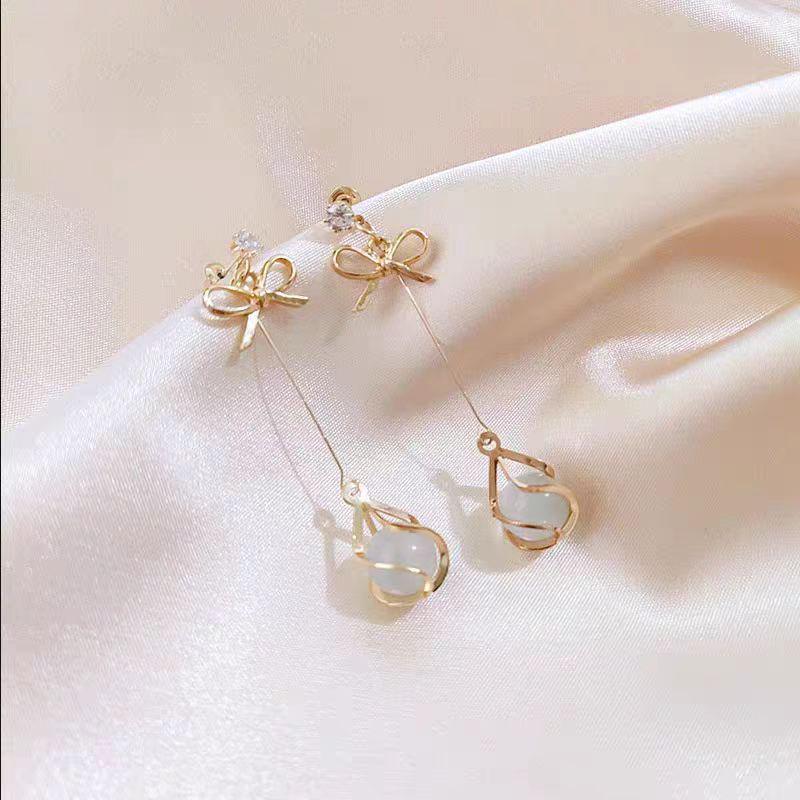 Elegant Silver Needle Diamond Bow Earrings - Luxurious, High-Quality Fashion for Women