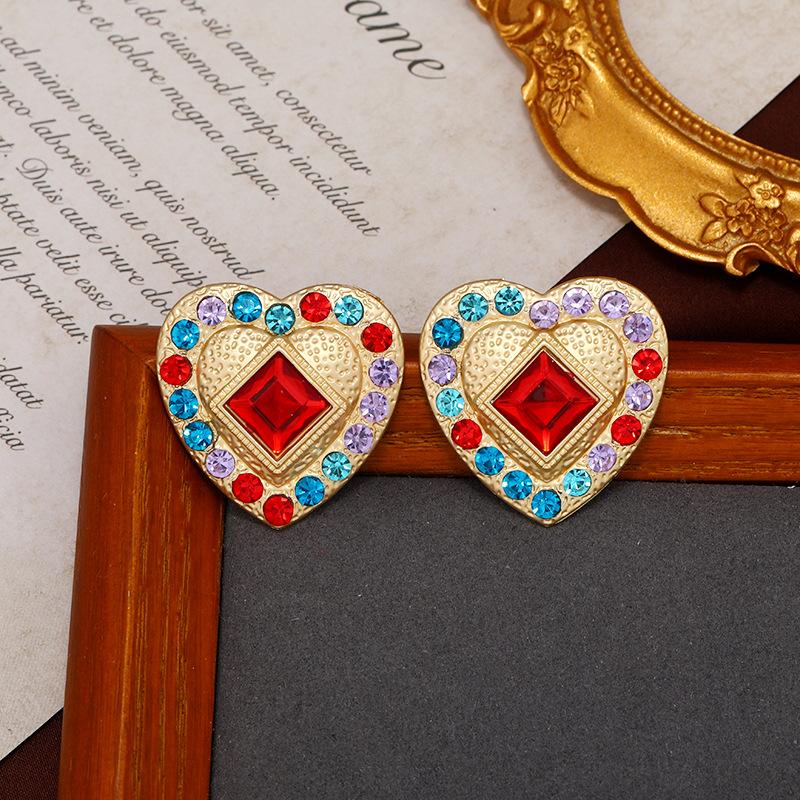 Women Classic Baroque Middle Earrings Jewelry Crystal Gold Color Exquisite Luxury Ear Rings Lady Party Banquet Drop Earring