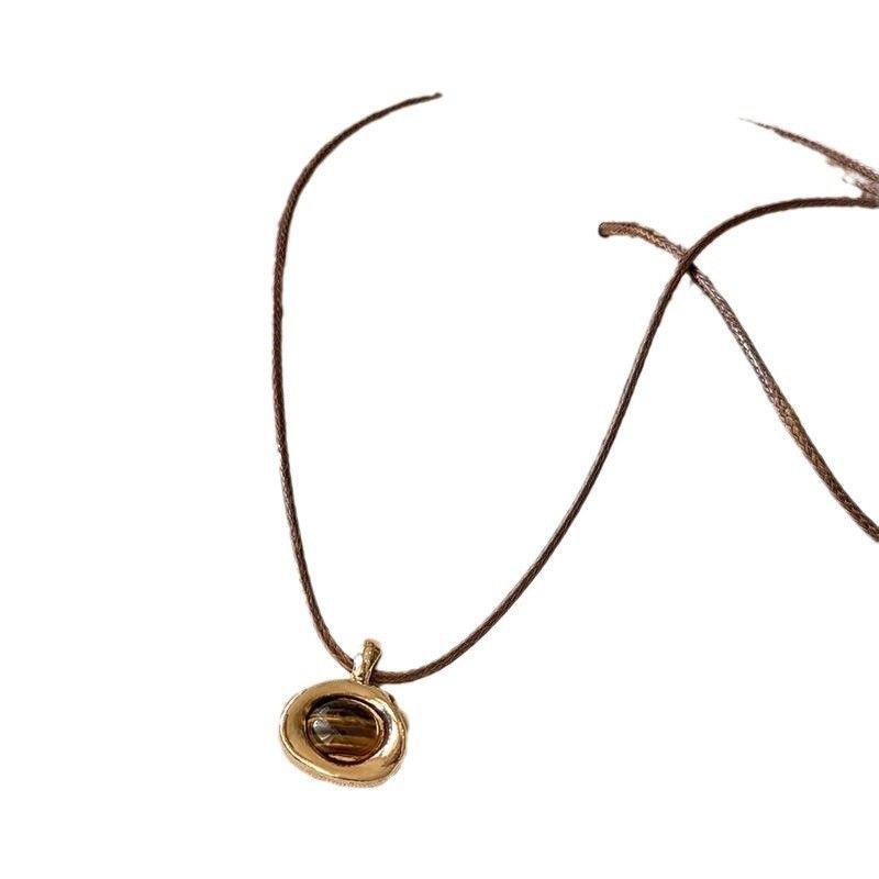 Winter and Autumn Tiger-eye Stone Leather Rope Pull Necklace for Women's Long-sleeved Sweater Chain, Simple and Fashionable Collar Chain