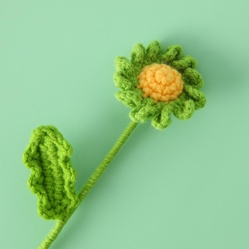 1pc Crochet Flowers Finished Bouquet  Handwoven Knitted Graduation Flower Cute Artificial Decorative Flowers Wedding Home Decor