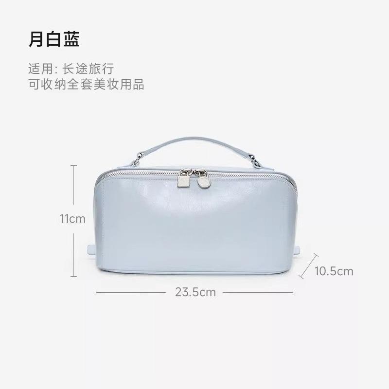 Women's makeup organizer bag2026New portable, large-capacity, compartmentalized makeup bag, travel toiletry bag, and cosmetic organizer