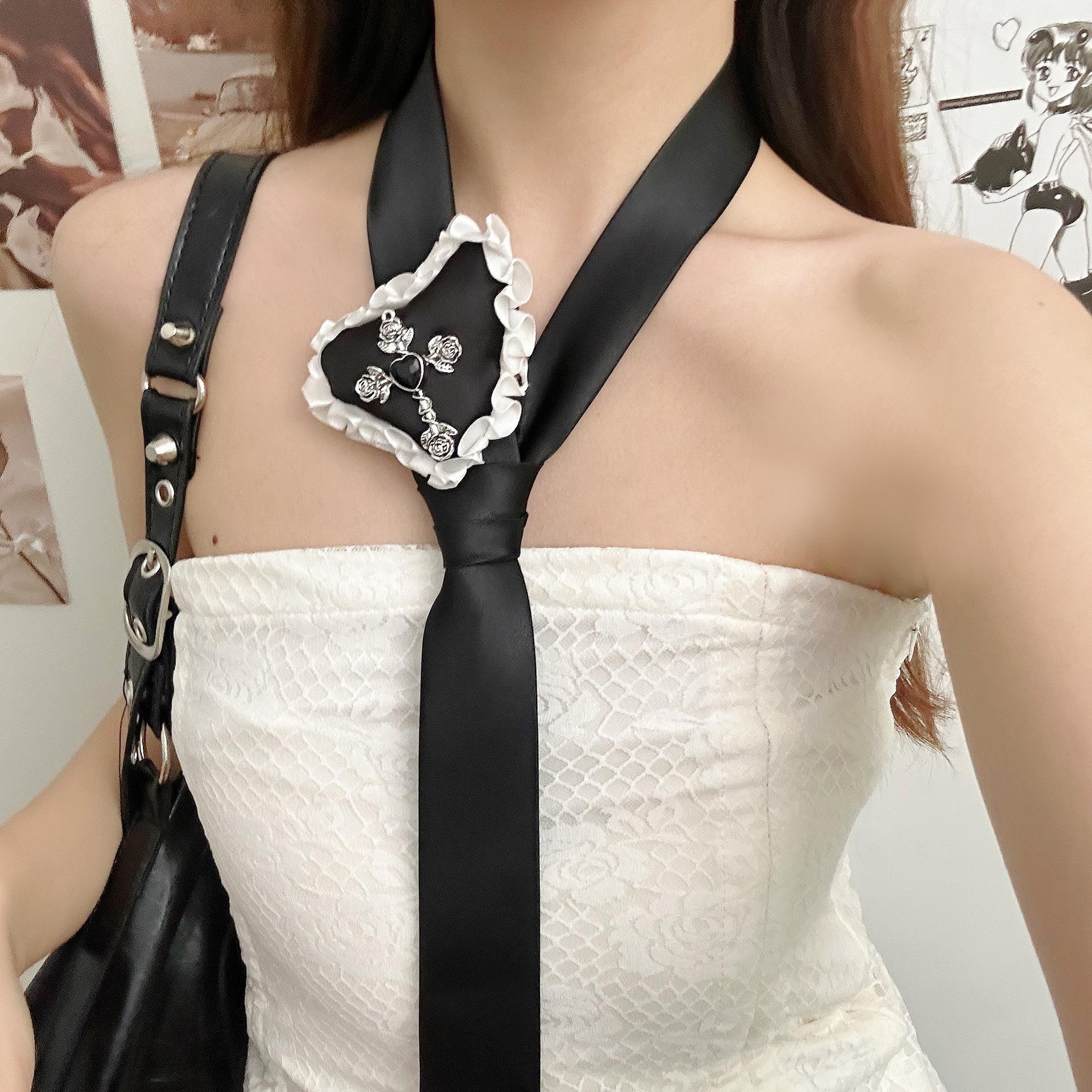 

Retro Charm Ribbon Laciness Heart-shaped Sliver Color Rose Cross Thin Tie Long Necklace for Women Jewelry Two Ways To Wear It чорний
