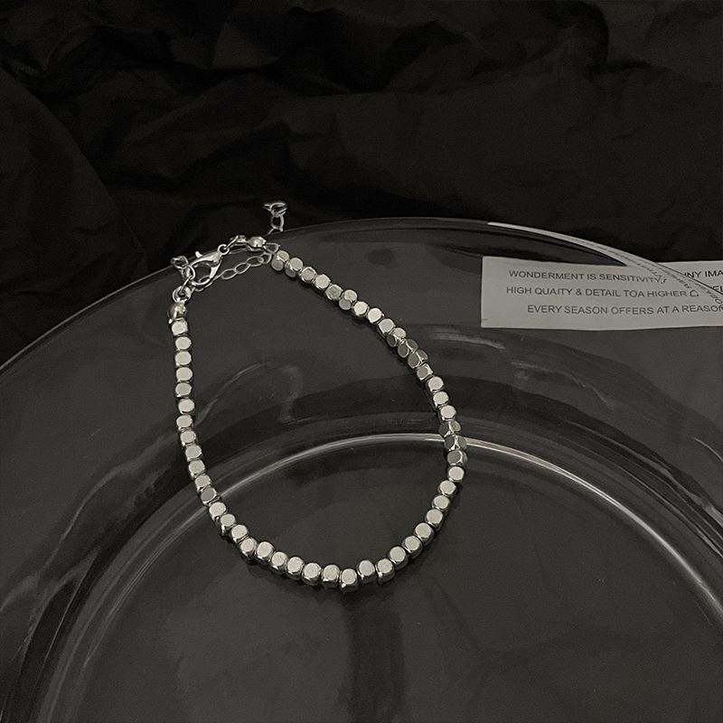 

Комплект: квадратный браслет из бисера Miyuki и мерцающее колье с кругом: Летние украшения в стиле легкой роскоши