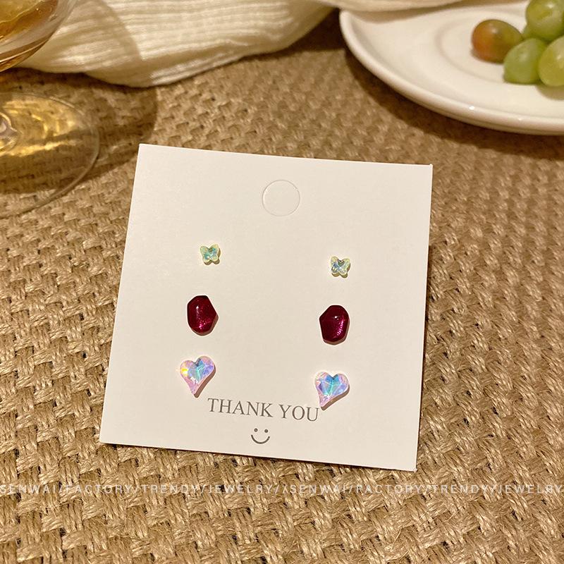 Серьги-пусеты  Любовь к цвету дофамина  с бабочками, милые, маленькие, свежие, на каждый день, деликатные