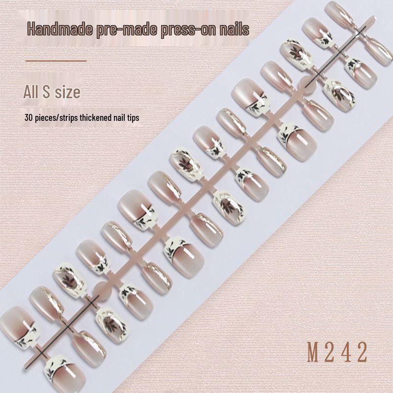 

Роскошные осенне-зимние типсы для ногтей «Кленовый лист» – 30 готовых изделий ручной работы