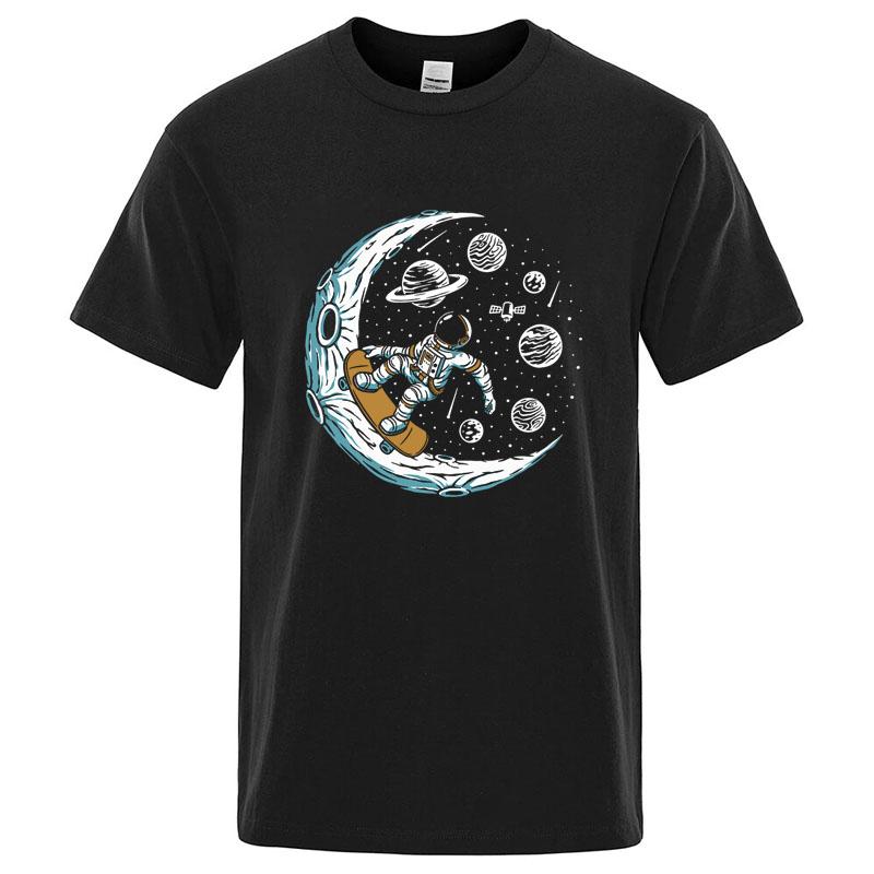 Men's T-shirt High Quality Funny Astronaut Skateboarding In Space Print Cool Loose O-neck T-shi