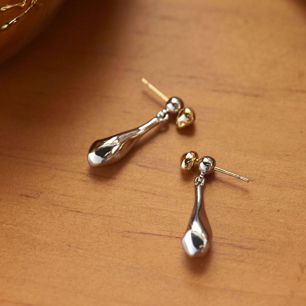 Minimalistische Gold- und Silber-Wassertropfen-Ohrringe – Modische, einzigartige und elegante Ohrstecker und Clips.