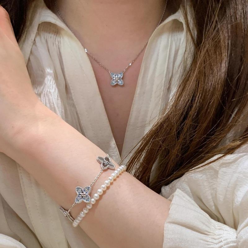 French Light Luxury Retro Design Full Diamond Laser Four-Leaf Clover Ring Bracelet Stud Earrings Necklace Temperament Court Style Set