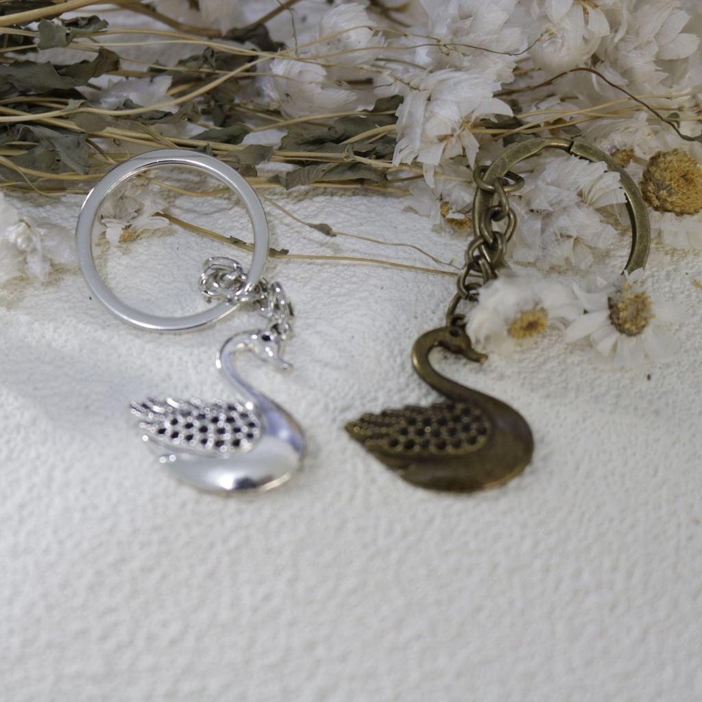 Elegant Swan Jewelry Keychain Pendant