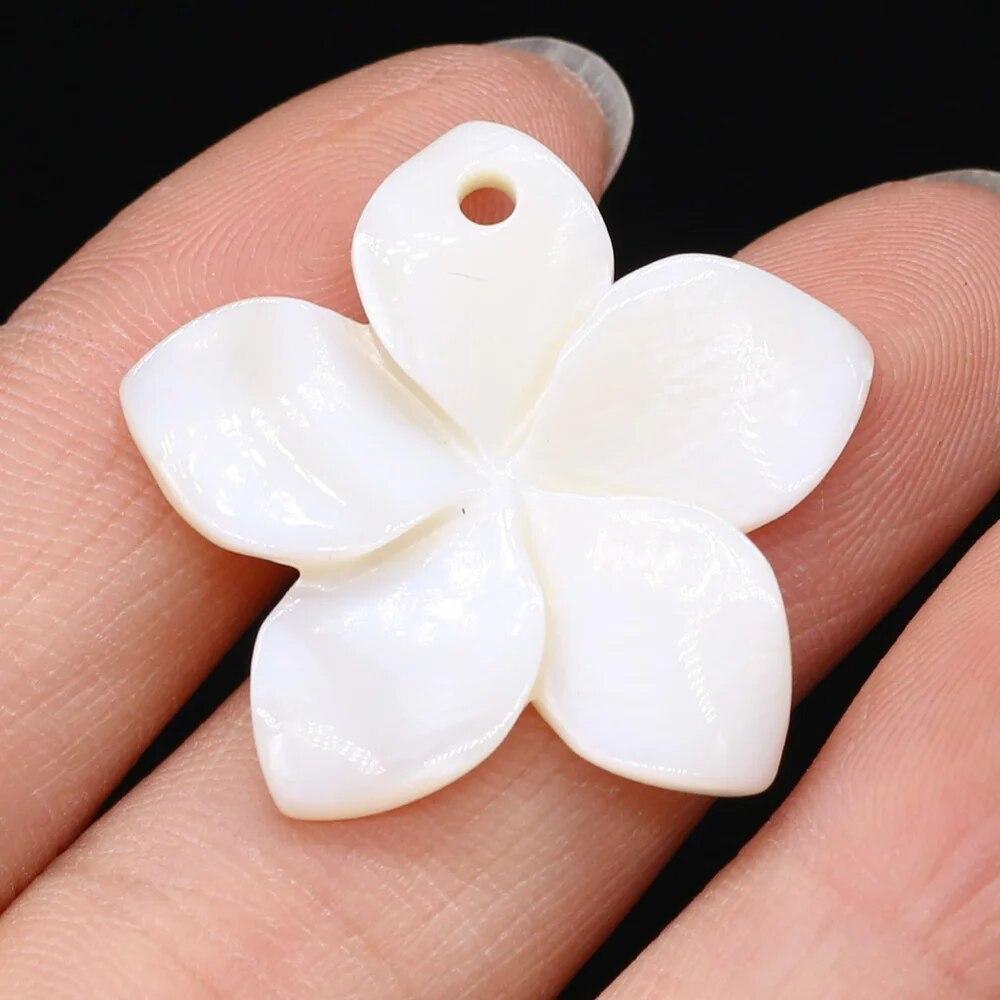 5pcs/Pack 25mm White Petal Shape Natural Freshwater Shell Pendant Charms for Jewelry Making DIY Necklace Earrings Accessories