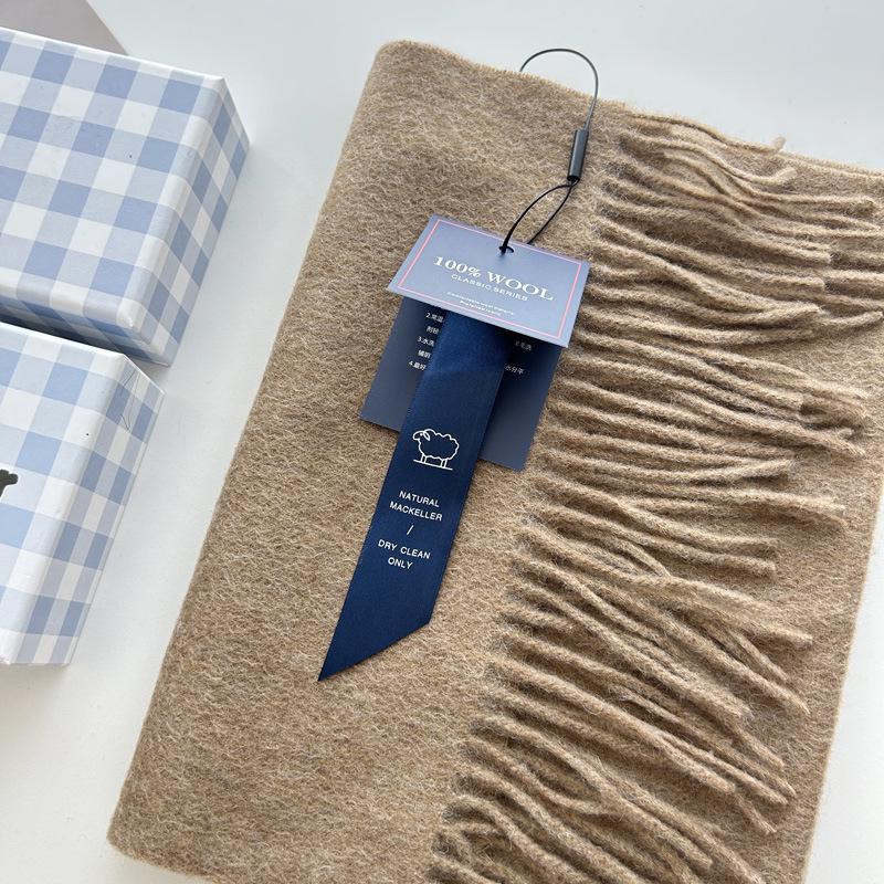 Minimalist Wool Scarf: Soft, Korean-Inspired, Versatile, Solid Color, Warm, and Glutinous.