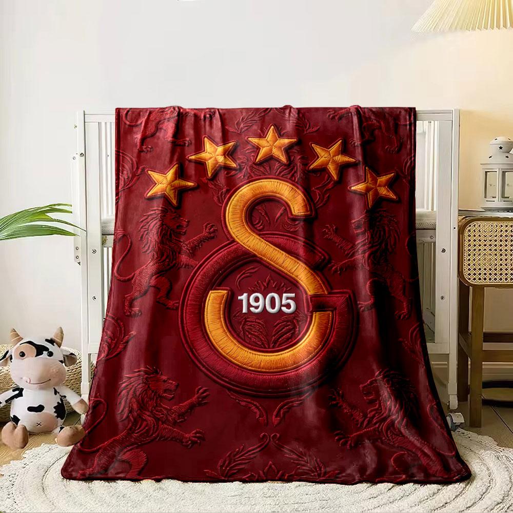 Gold “S” and “G” letters, four stars, lions, and the year 1905. for all seasons blanket lunch break throw gift 80cm x 120cm