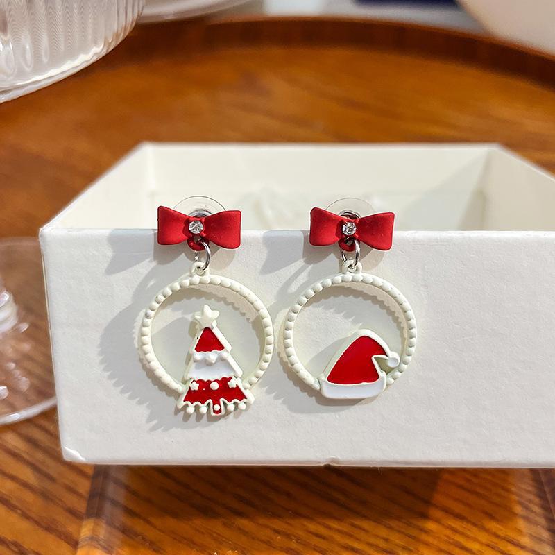 

European American Creative Christmas Earrings: Minimalist Tree, Heart, Teddy Bear & Santa Claus Designs