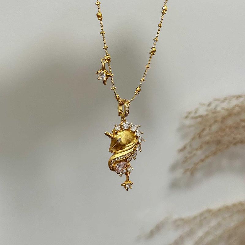 Collana Cavallo Zodiacale Stella in Zircone Placcata Oro | Elegante Catena Clavicolare dal Design di Nicchia