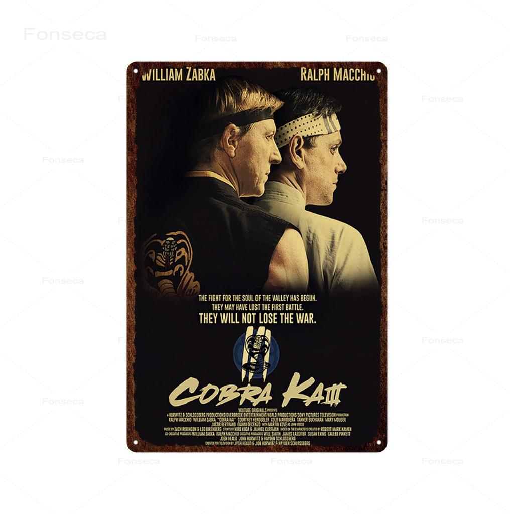 Klasický Kung Fu Komediální Film Kovové Plechové Značky Cobra Kai Retro Umění Nástěnná Samolepka Plakát pro Bar Místnost Domácí Dekorace Plechové Tabule
