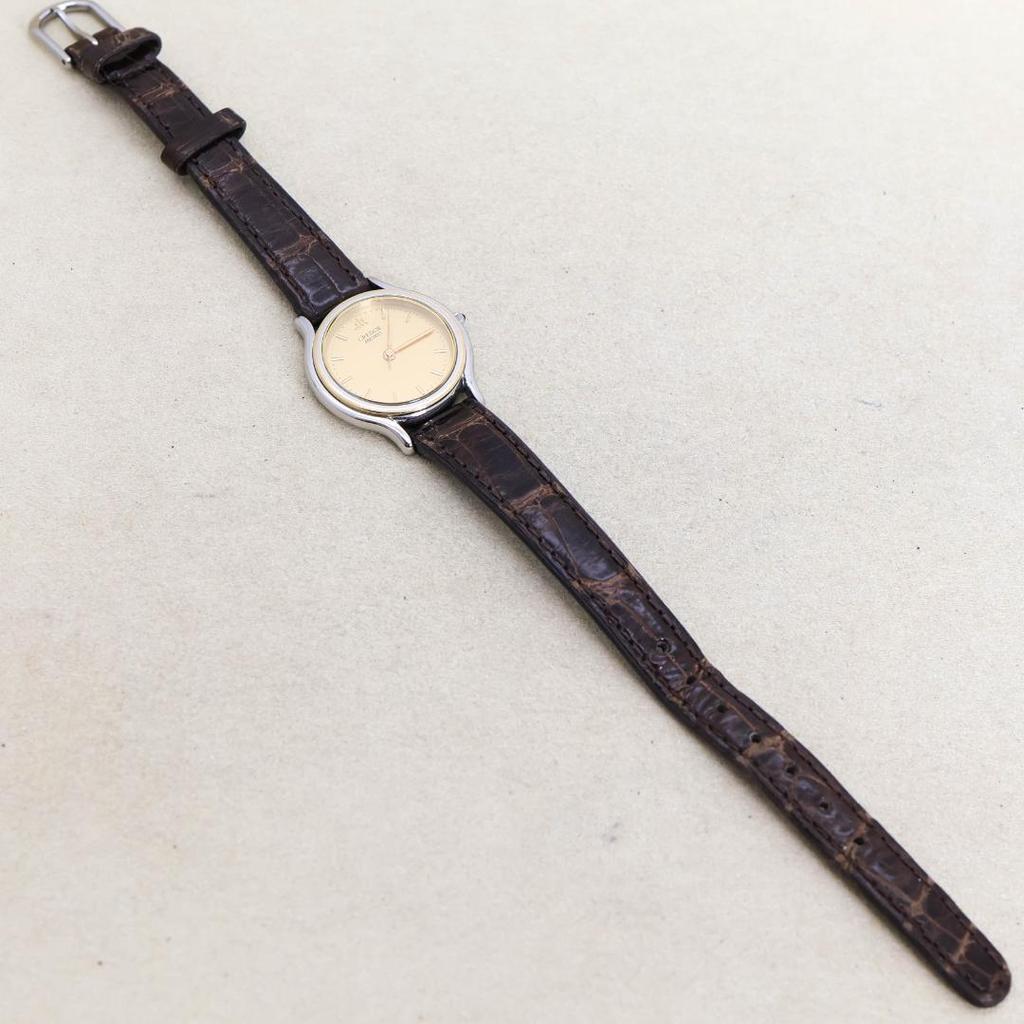 [USED] Working SEIKO CREDOR watch with 18K gold bezel, women's classic style, model 2402